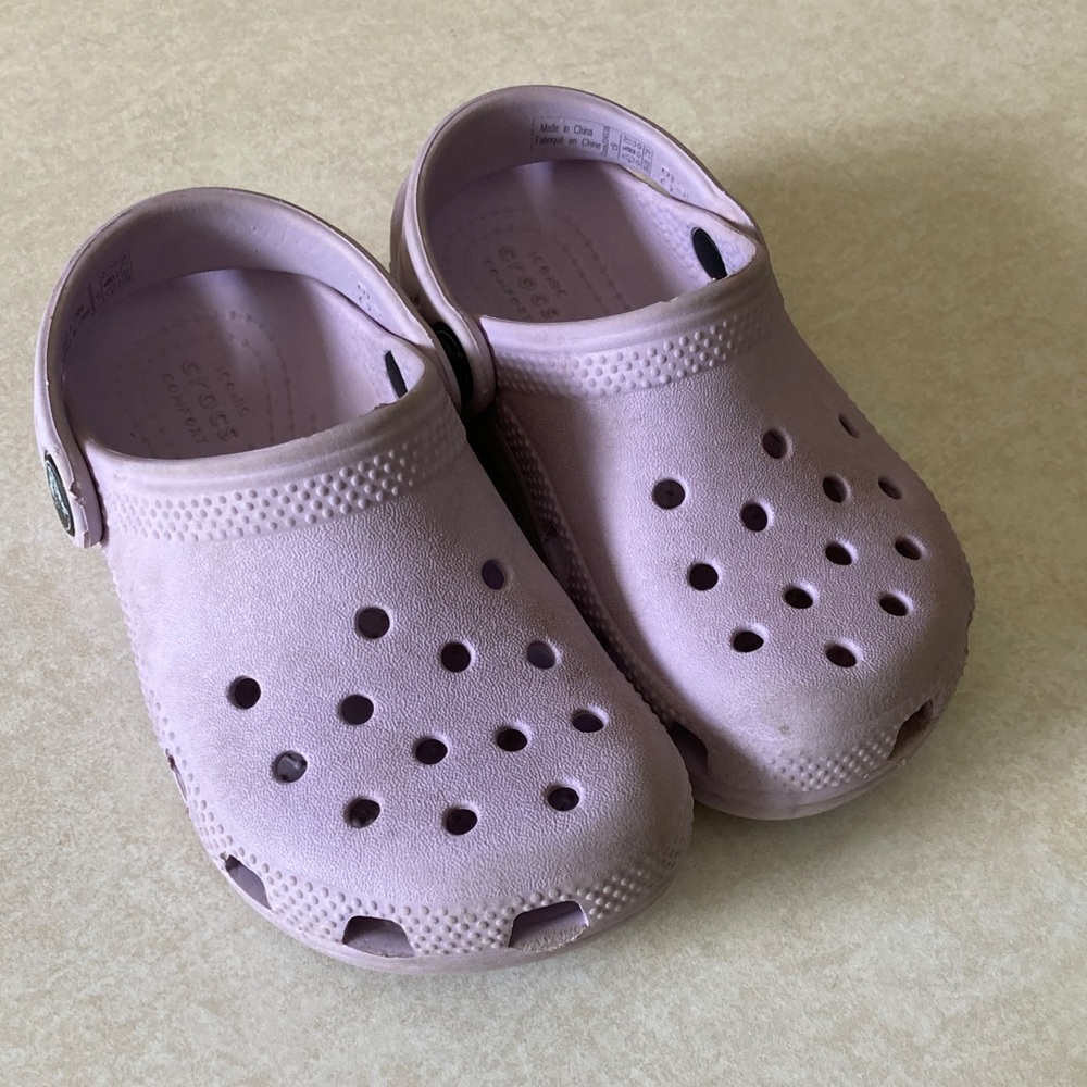 CROCS Classic Light Purple Clogs girls size 9 C